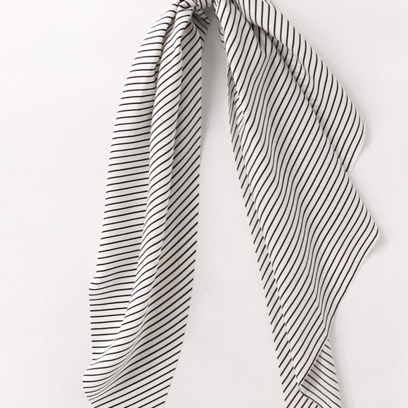 HP#164 🎉🎉 NWT Lulu’s With a Twist Striped Tie - Picture 2 of 4